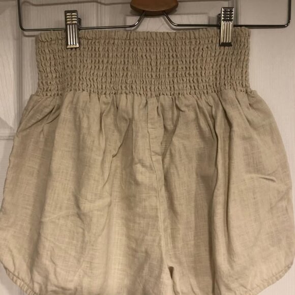 Thyme Maternity Linen Shorts (Size Medium) - Picture 2 of 4
